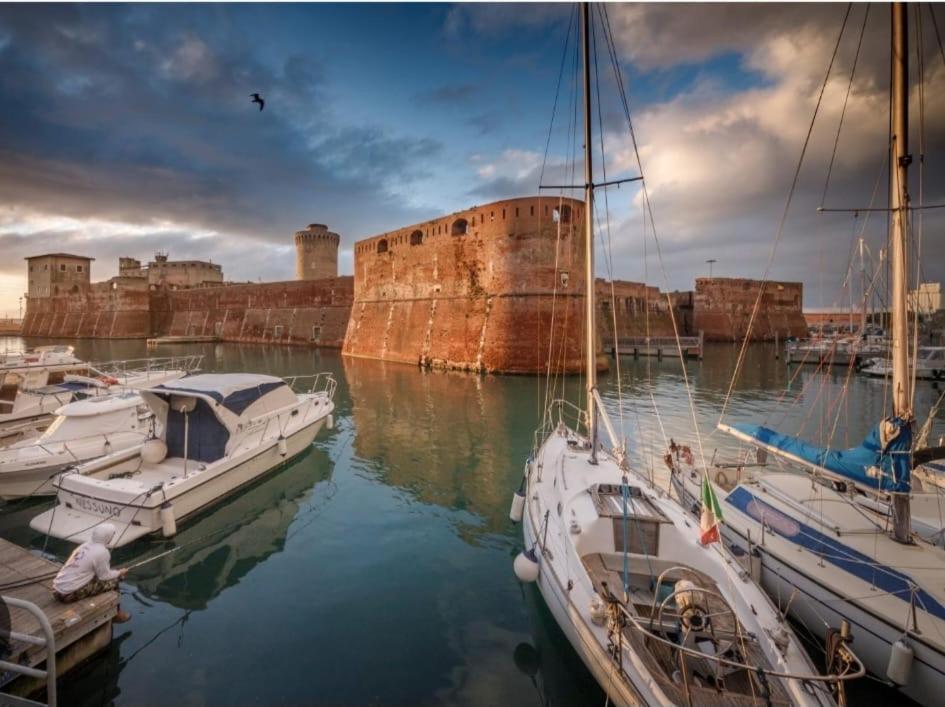 Onda Di Porta A Mare Apartment Livorno Exterior foto