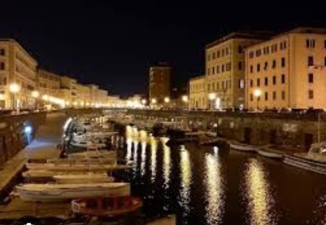 Onda Di Porta A Mare Apartment Livorno Exterior foto